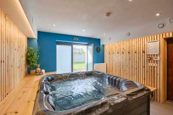 Ferienhaus Libramont (Ardennen) fr 22 Personen mit 9 Schlafzimmern, Jacuzzi, Sauna, Spielzimmer, Privatgarten