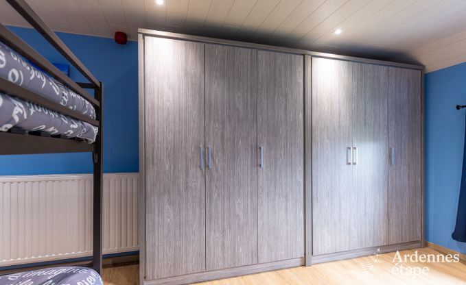 Ger�umiges Ferienhaus in Libramont f�r 22 Personen mit 9 Schlafzimmern, 8 Badezimmern, Jacuzzi, Sauna, Spielzimmer und Privatgarten