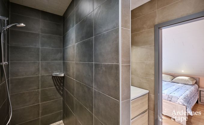 Ger�umiges Ferienhaus in Libramont f�r 22 Personen mit 9 Schlafzimmern, 8 Badezimmern, Jacuzzi, Sauna, Spielzimmer und Privatgarten