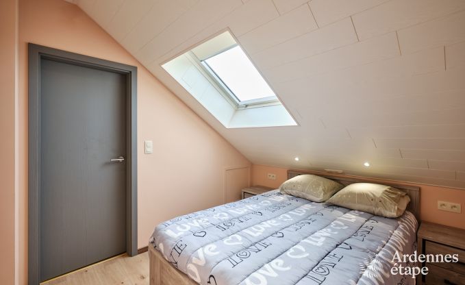 Ger�umiges Ferienhaus in Libramont f�r 22 Personen mit 9 Schlafzimmern, 8 Badezimmern, Jacuzzi, Sauna, Spielzimmer und Privatgarten