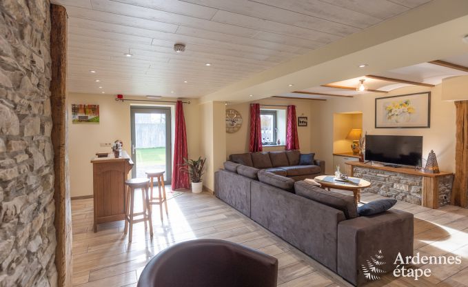 Ger�umiges Ferienhaus in Libramont f�r 22 Personen mit 9 Schlafzimmern, 8 Badezimmern, Jacuzzi, Sauna, Spielzimmer und Privatgarten