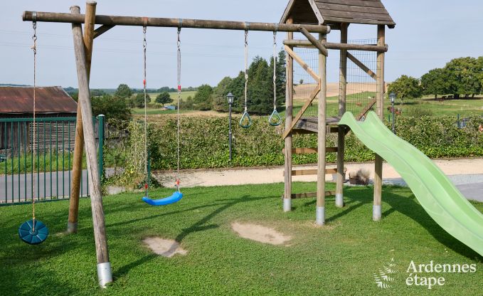 Ger�umiges Ferienhaus in Libramont f�r 22 Personen mit 9 Schlafzimmern, 8 Badezimmern, Jacuzzi, Sauna, Spielzimmer und Privatgarten