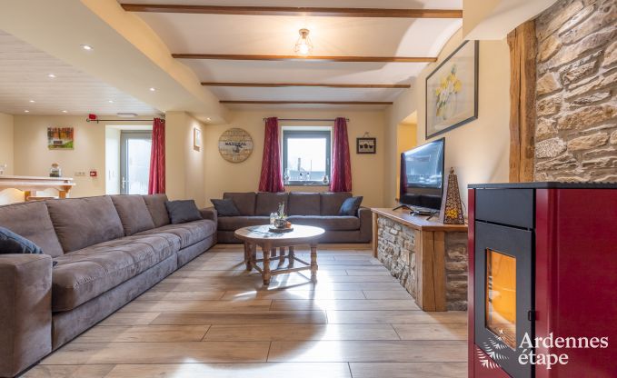 Ger�umiges Ferienhaus in Libramont f�r 22 Personen mit 9 Schlafzimmern, 8 Badezimmern, Jacuzzi, Sauna, Spielzimmer und Privatgarten