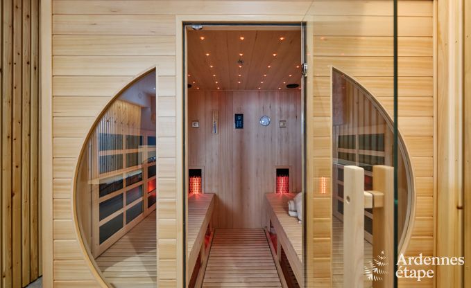 Ger�umiges Ferienhaus in Libramont f�r 22 Personen mit 9 Schlafzimmern, 8 Badezimmern, Jacuzzi, Sauna, Spielzimmer und Privatgarten