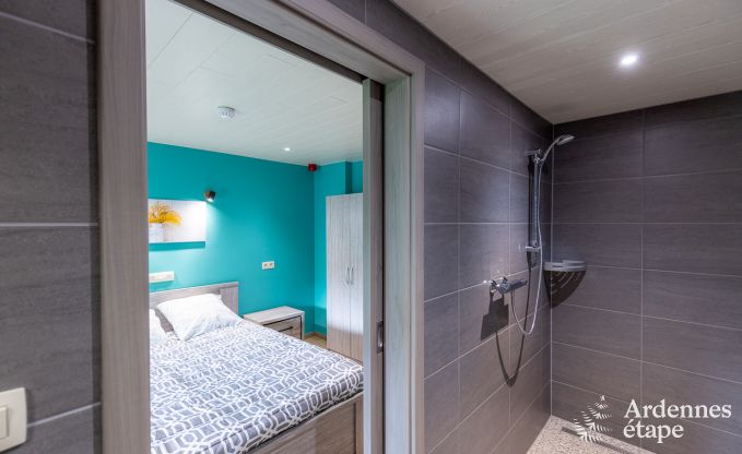 Ger�umiges Ferienhaus in Libramont f�r 22 Personen mit 9 Schlafzimmern, 8 Badezimmern, Jacuzzi, Sauna, Spielzimmer und Privatgarten