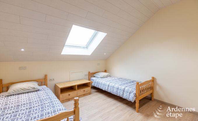 Ger�umiges Ferienhaus in Libramont f�r 22 Personen mit 9 Schlafzimmern, 8 Badezimmern, Jacuzzi, Sauna, Spielzimmer und Privatgarten