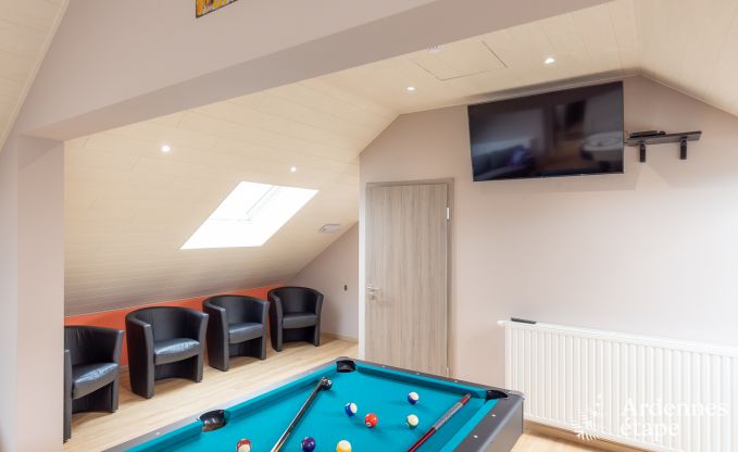 Ger�umiges Ferienhaus in Libramont f�r 22 Personen mit 9 Schlafzimmern, 8 Badezimmern, Jacuzzi, Sauna, Spielzimmer und Privatgarten