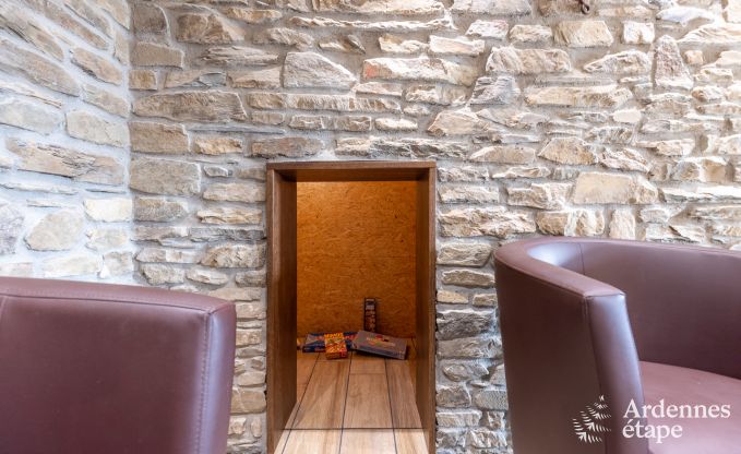 Ger�umiges Ferienhaus in Libramont f�r 22 Personen mit 9 Schlafzimmern, 8 Badezimmern, Jacuzzi, Sauna, Spielzimmer und Privatgarten