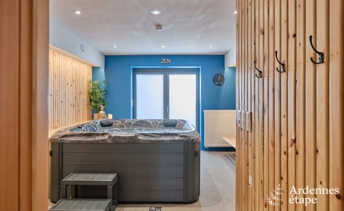 Ger�umiges Ferienhaus in Libramont f�r 22 Personen mit 9 Schlafzimmern, 8 Badezimmern, Jacuzzi, Sauna, Spielzimmer und Privatgarten