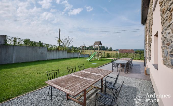 Ger�umiges Ferienhaus in Libramont f�r 22 Personen mit 9 Schlafzimmern, 8 Badezimmern, Jacuzzi, Sauna, Spielzimmer und Privatgarten