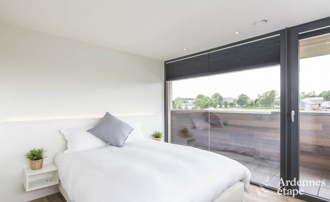 Ferienhaus f�r 15 Personen in Libramont mit Hallenbad, Sauna und privatem Garten am Wasser