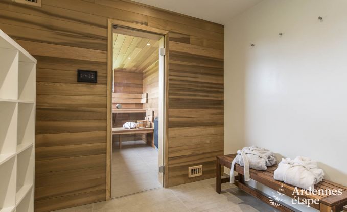 Ferienhaus f�r 15 Personen in Libramont mit Hallenbad, Sauna und privatem Garten am Wasser