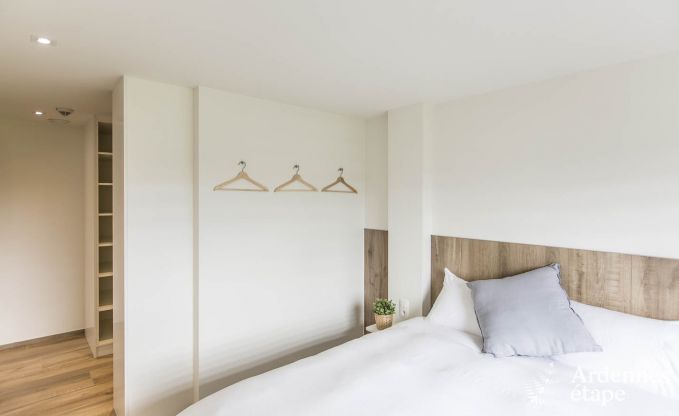 Ferienhaus f�r 15 Personen in Libramont mit Hallenbad, Sauna und privatem Garten am Wasser