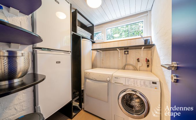 Romantischer Aufenthalt in Lierneux in den Ardennen: Charmantes Ferienhaus mit  gro�em Jacuzzi, Sauna und Pool f�r Paare.