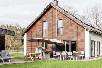 Ferienhaus fr 14 Personen mit Sauna und Auenwhirlpool in Malmedy
