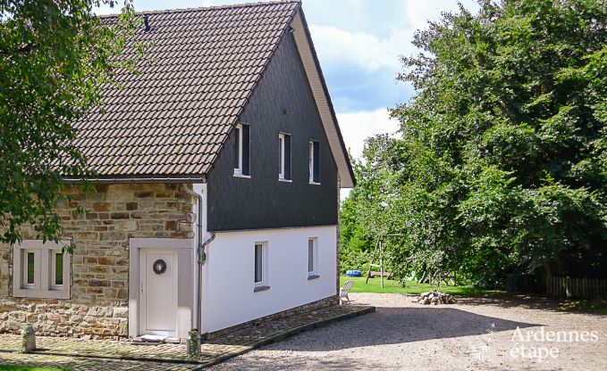 Komfortables Ferienhaus für 4 Personen auf einem ehemaligen Bauernhof in Malmedy