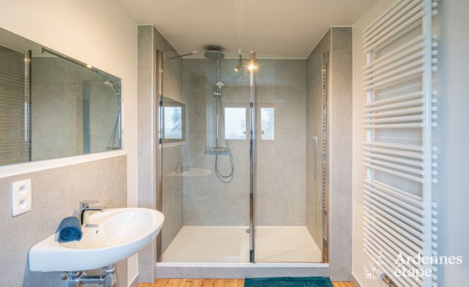 Familienfreundliches Ferienhaus in Malmedy f�r 14 Personen mit Ofen, Billard und gro�em Privatgarten