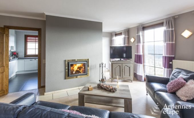 Ferienhaus mit Sauna, Whirlpool, Spielen und sch�ner Aussicht auf die H�gel von Malmedy. 6/8 Pers. Ardennen