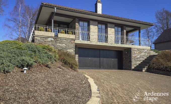 Ferienhaus mit Sauna, Whirlpool, Spielen und sch�ner Aussicht auf die H�gel von Malmedy. 6/8 Pers. Ardennen