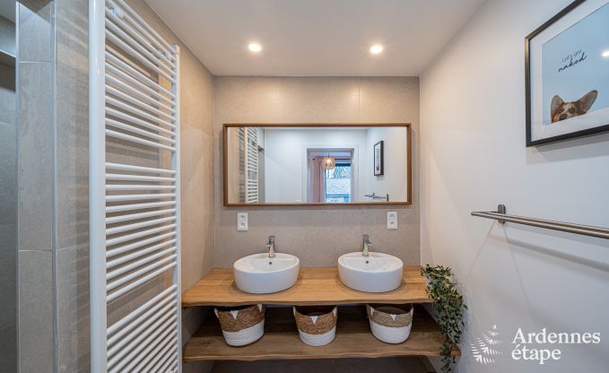 Ger�umiges Ferienhaus in Manhay f�r 15 Personen mit modernen Einrichtungen in den Ardennen