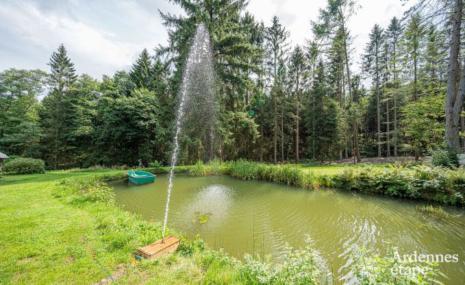 Charmantes Ferienhaus in Manhay fr 8 Personen, mit beheiztem Auenpool, privatem Teich und Fahrradgarage am Waldrand