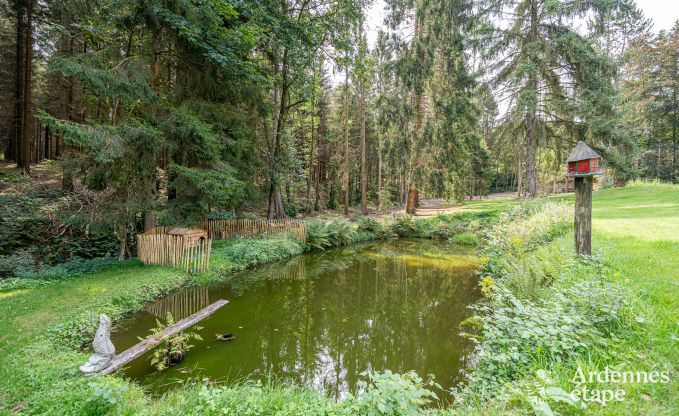 Charmantes Ferienhaus in Manhay fr 8 Personen, mit beheiztem Auenpool, privatem Teich und Fahrradgarage am Waldrand
