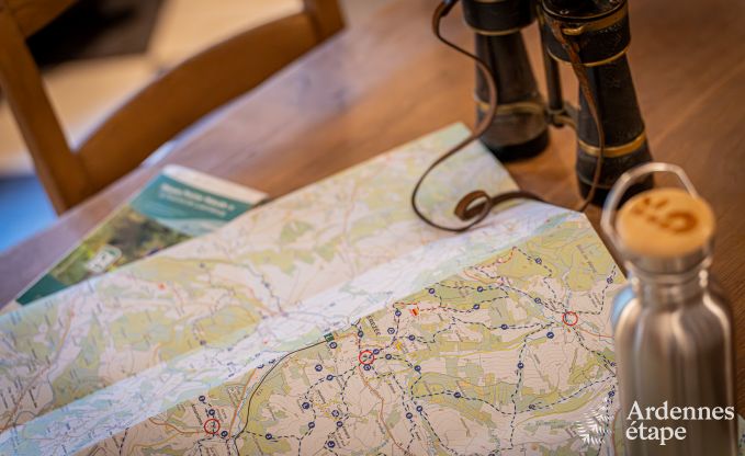 Charmantes Ferienhaus in Manhay fr 8 Personen, mit beheiztem Auenpool, privatem Teich und Fahrradgarage am Waldrand