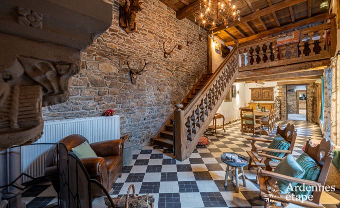 Charmantes Ferienhaus in Manhay fr 8 Personen, mit beheiztem Auenpool, privatem Teich und Fahrradgarage am Waldrand