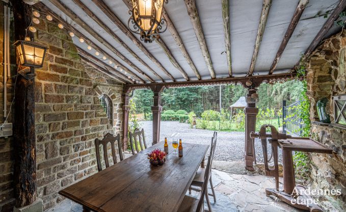 Charmantes Ferienhaus in Manhay fr 8 Personen, mit beheiztem Auenpool, privatem Teich und Fahrradgarage am Waldrand