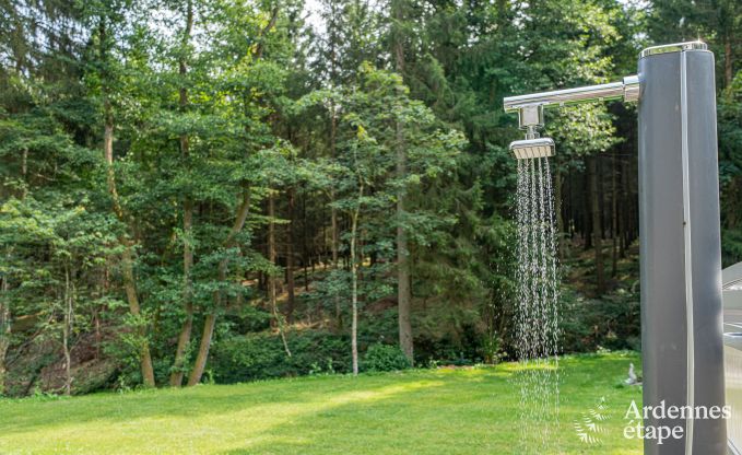 Charmantes Ferienhaus in Manhay fr 8 Personen, mit beheiztem Auenpool, privatem Teich und Fahrradgarage am Waldrand