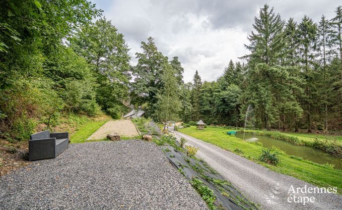 Charmantes Ferienhaus in Manhay fr 8 Personen, mit beheiztem Auenpool, privatem Teich und Fahrradgarage am Waldrand