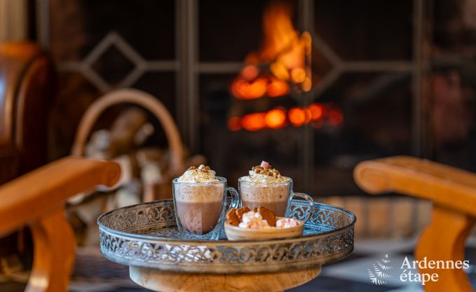 Charmantes Ferienhaus in Manhay fr 8 Personen, mit beheiztem Auenpool, privatem Teich und Fahrradgarage am Waldrand