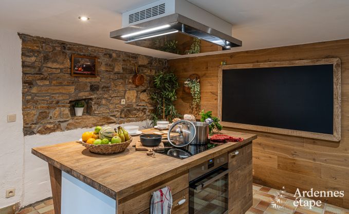 Charmantes Ferienhaus in Manhay fr 8 Personen, mit beheiztem Auenpool, privatem Teich und Fahrradgarage am Waldrand