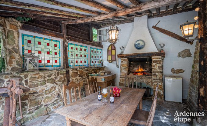 Charmantes Ferienhaus in Manhay fr 8 Personen, mit beheiztem Auenpool, privatem Teich und Fahrradgarage am Waldrand