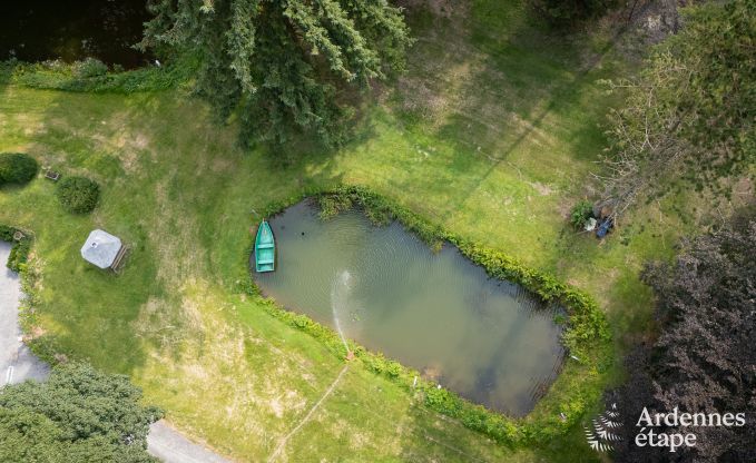 Charmantes Ferienhaus in Manhay fr 8 Personen, mit beheiztem Auenpool, privatem Teich und Fahrradgarage am Waldrand