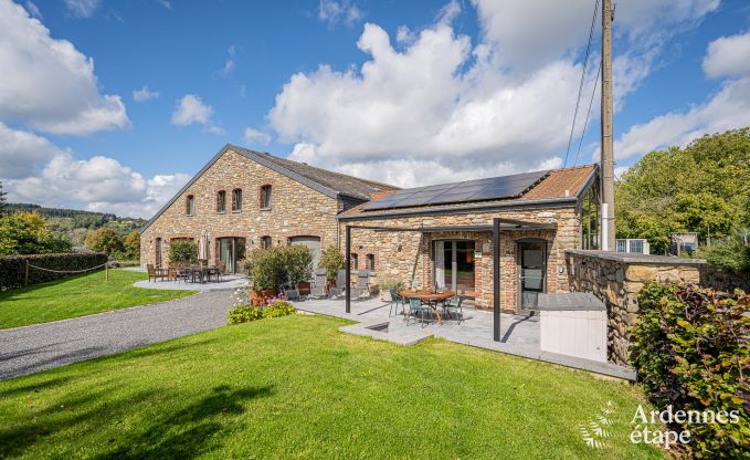 Familienfreundliches und modern eingerichtetes Ferienhaus Oster f�r 4 Personen mit Privatterrasse und Garten