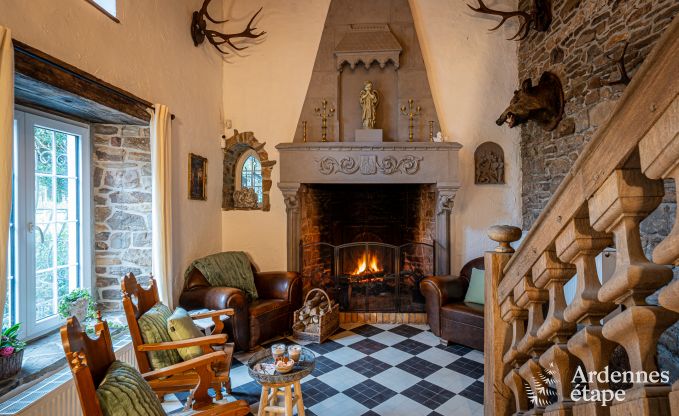 Charmantes Ferienhaus in Manhay fr 8 Personen, mit beheiztem Auenpool, privatem Teich und Fahrradgarage am Waldrand