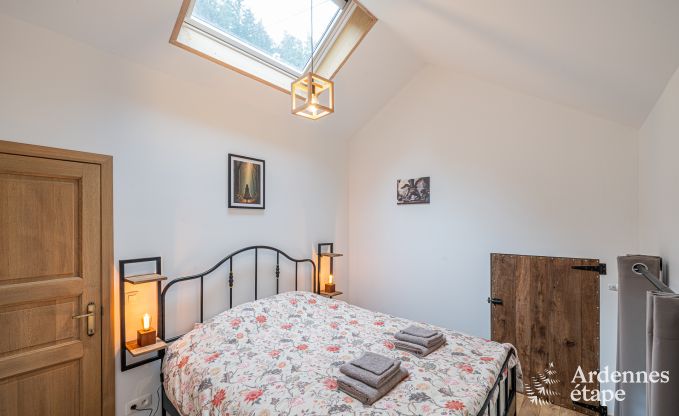 Charmantes Ferienhaus in Manhay fr 8 Personen, mit beheiztem Auenpool, privatem Teich und Fahrradgarage am Waldrand