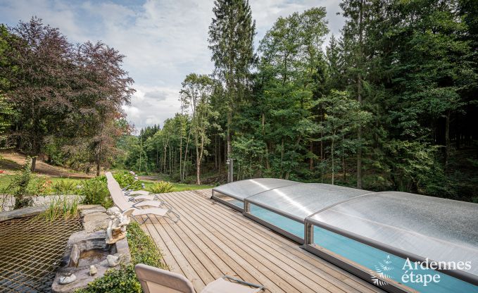 Charmantes Ferienhaus in Manhay fr 8 Personen, mit beheiztem Auenpool, privatem Teich und Fahrradgarage am Waldrand