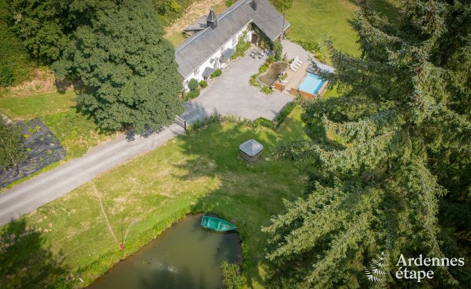 Charmantes Ferienhaus in Manhay fr 8 Personen, mit beheiztem Auenpool, privatem Teich und Fahrradgarage am Waldrand