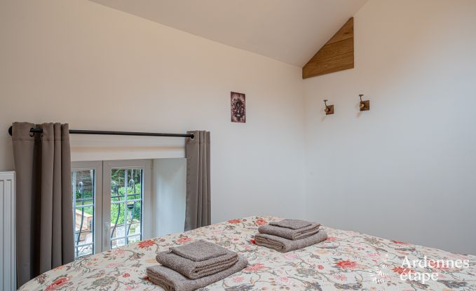 Charmantes Ferienhaus in Manhay fr 8 Personen, mit beheiztem Auenpool, privatem Teich und Fahrradgarage am Waldrand