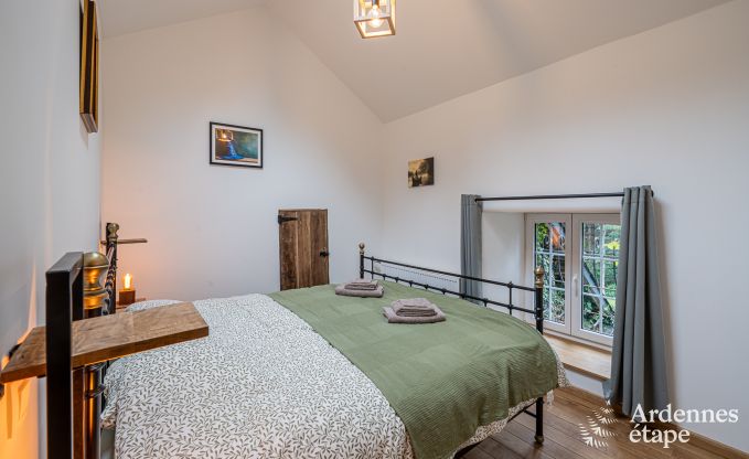 Charmantes Ferienhaus in Manhay fr 8 Personen, mit beheiztem Auenpool, privatem Teich und Fahrradgarage am Waldrand