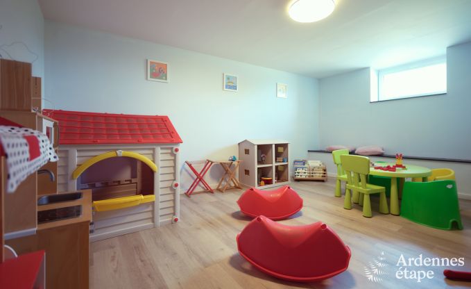 Villa in Marche-en-Famenne fr 28 Personen mit 11 Schlafzimmern, Hallenbad und Sauna