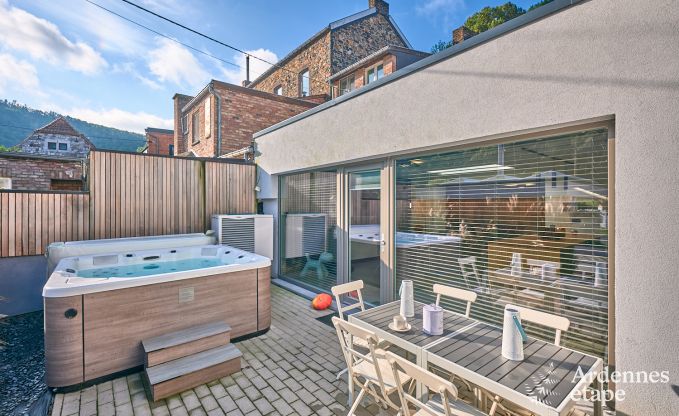 Ferienhaus mit Jacuzzi in Marchin, Ardennen
