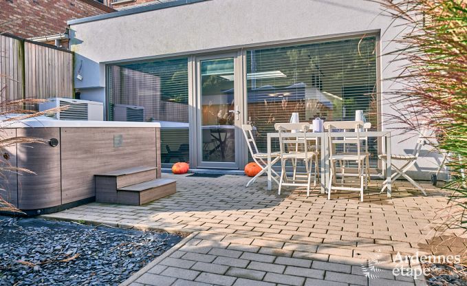 Ferienhaus mit Jacuzzi in Marchin, Ardennen