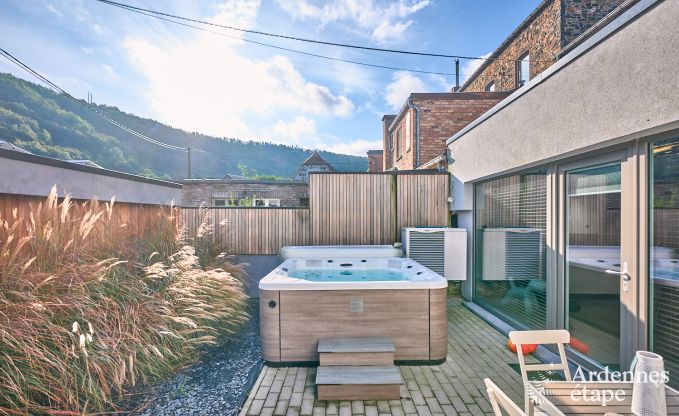 Ferienhaus mit Jacuzzi in Marchin, Ardennen