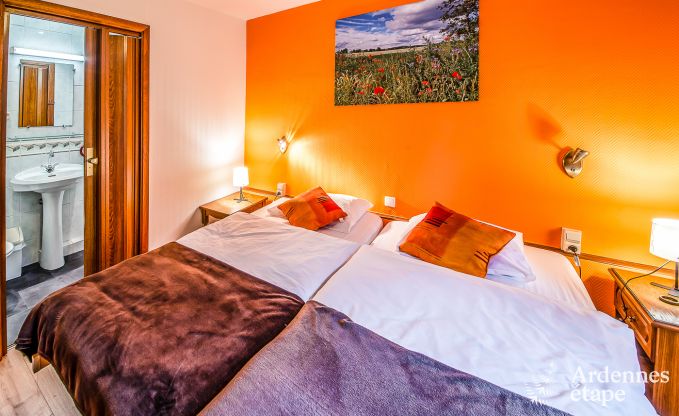 Gerumiges Ferienhaus in Maredsous in den Ardennen: Komfort und Unterhaltung fr 29 Personen