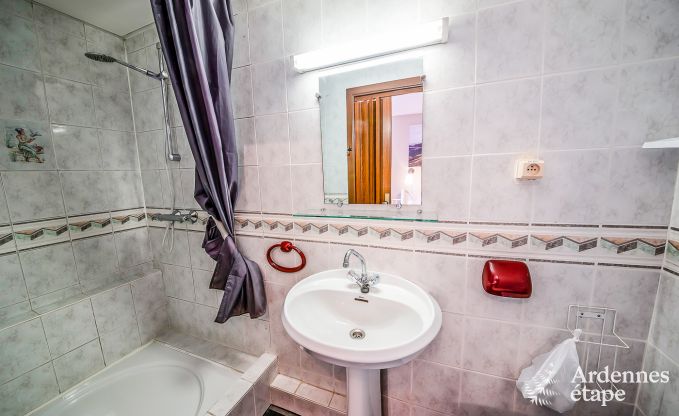 Gerumiges Ferienhaus in Maredsous in den Ardennen: Komfort und Unterhaltung fr 29 Personen