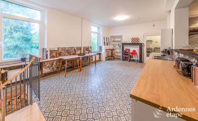 Ger�umiges Ferienhaus in Maredsous in den Ardennen: Komfort und Unterhaltung f�r 29 Personen