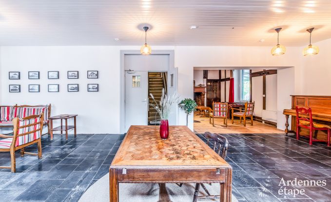 Ger�umiges Ferienhaus in Maredsous in den Ardennen: Komfort und Unterhaltung f�r 29 Personen